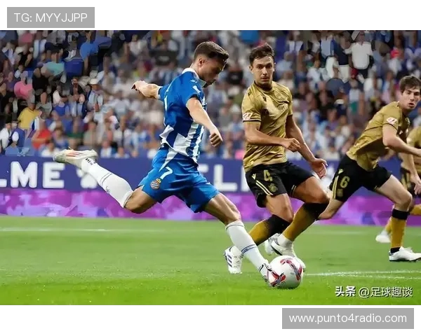 巴萨关键比赛状态波动，对赛季争冠形势产生阶段性影响